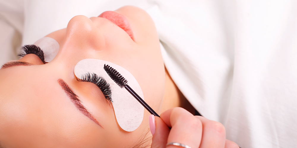 Покраснение глаз после наращивания ресниц: временный дискомфорт или тревожный признак